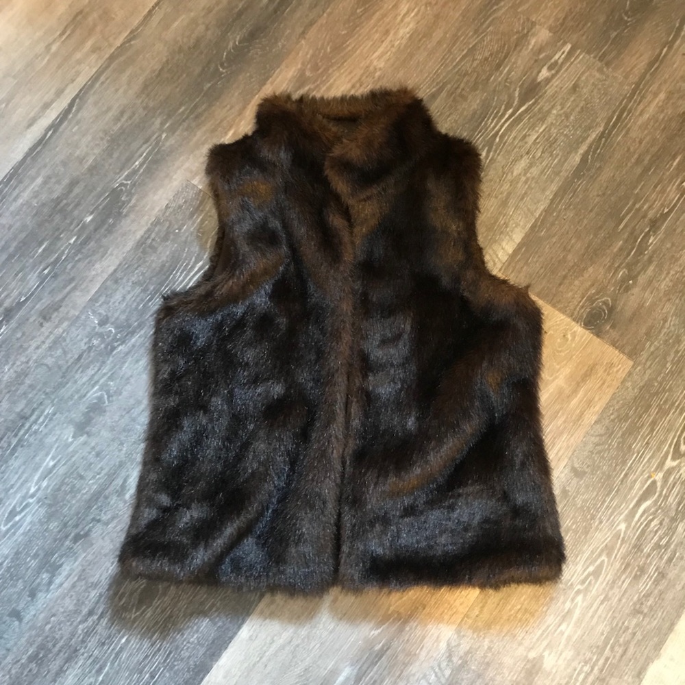 Lands End Faux Fur Vest Sz M 10-12 Like New - Picture 2 of 2